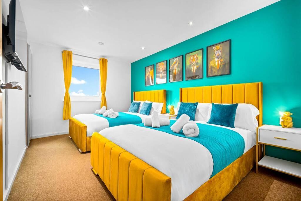 Top Floor City Centre Apartment - Sleeps 7 - 4 Beds - With Balcony And Parking - Smart Tv'S On Each Bedroom Wall - 5 Mins From Bullring, Selfridges, Moor Street Station - By Zena Stays Birmingham Exterior photo