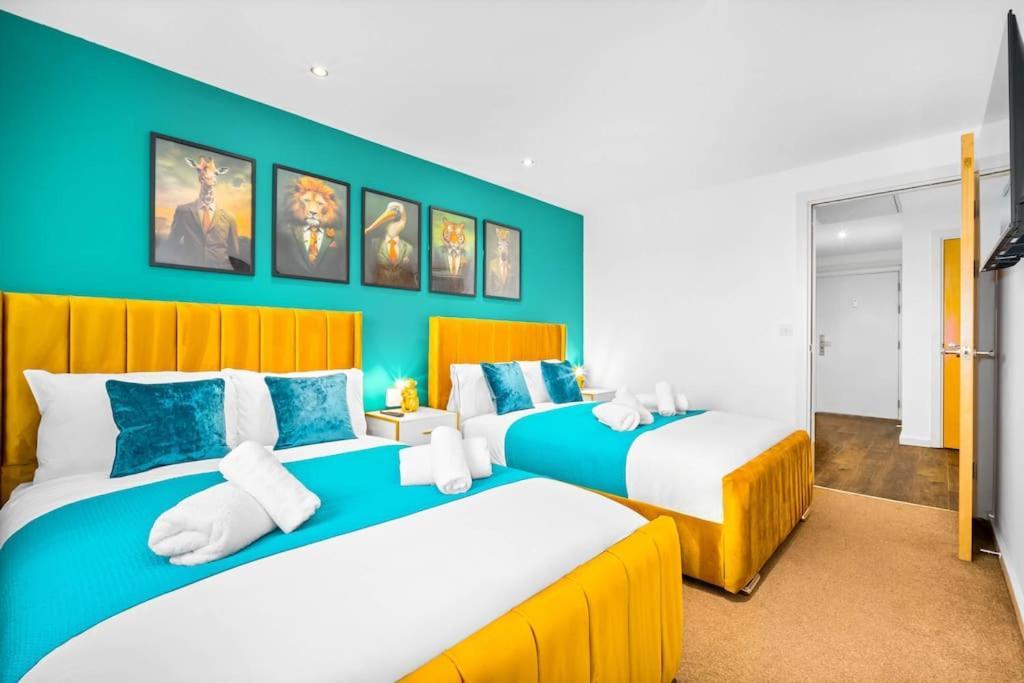 Top Floor City Centre Apartment - Sleeps 7 - 4 Beds - With Balcony And Parking - Smart Tv'S On Each Bedroom Wall - 5 Mins From Bullring, Selfridges, Moor Street Station - By Zena Stays Birmingham Exterior photo