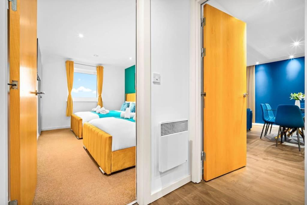 Top Floor City Centre Apartment - Sleeps 7 - 4 Beds - With Balcony And Parking - Smart Tv'S On Each Bedroom Wall - 5 Mins From Bullring, Selfridges, Moor Street Station - By Zena Stays Birmingham Exterior photo