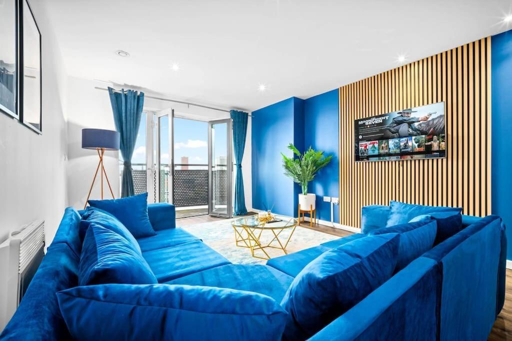 Top Floor City Centre Apartment - Sleeps 7 - 4 Beds - With Balcony And Parking - Smart Tv'S On Each Bedroom Wall - 5 Mins From Bullring, Selfridges, Moor Street Station - By Zena Stays Birmingham Exterior photo